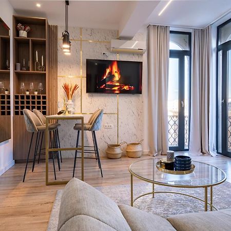 Golden View - Breathtaking Location In Bucharest Apartment Ngoại thất bức ảnh
