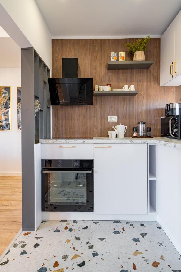 Golden View - Breathtaking Location In Bucharest Apartment Ngoại thất bức ảnh