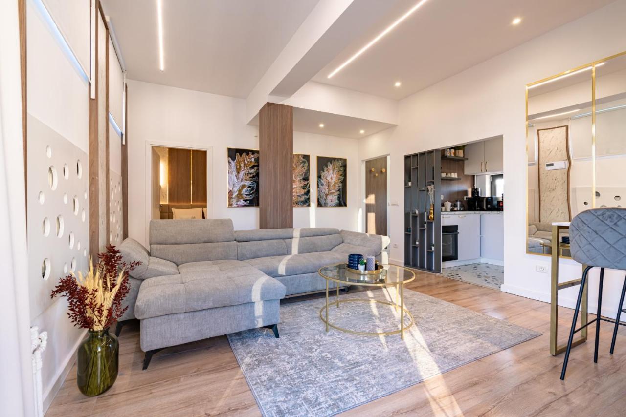 Golden View - Breathtaking Location In Bucharest Apartment Ngoại thất bức ảnh