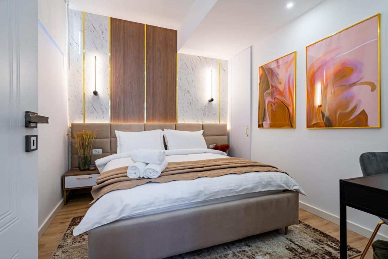 Golden View - Breathtaking Location In Bucharest Apartment Ngoại thất bức ảnh