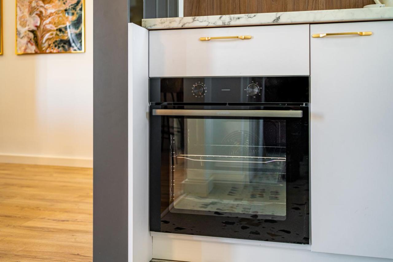 Golden View - Breathtaking Location In Bucharest Apartment Ngoại thất bức ảnh