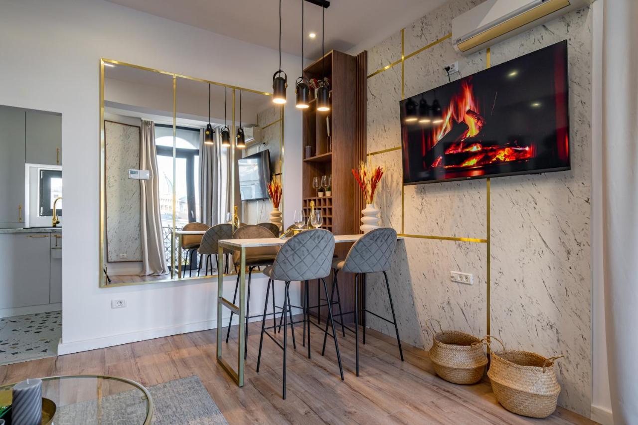 Golden View - Breathtaking Location In Bucharest Apartment Ngoại thất bức ảnh